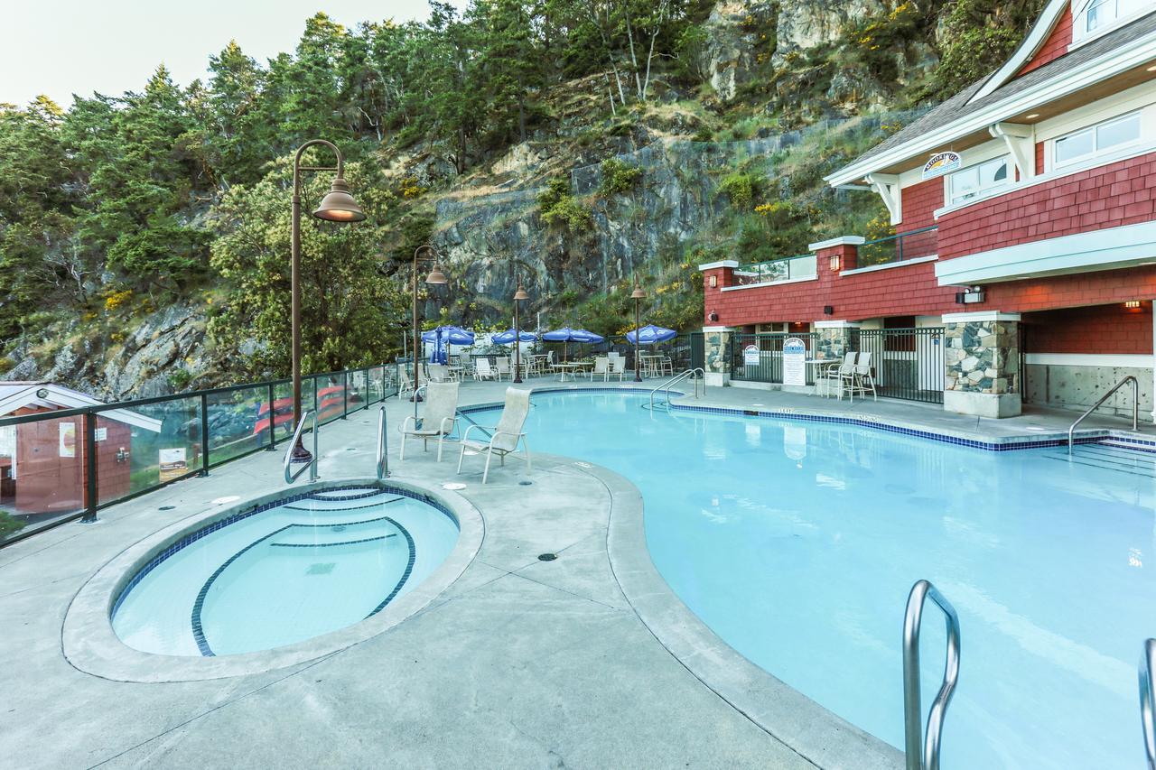 Poets Cove Resort & Spa Bedwell Harbour Екстериор снимка