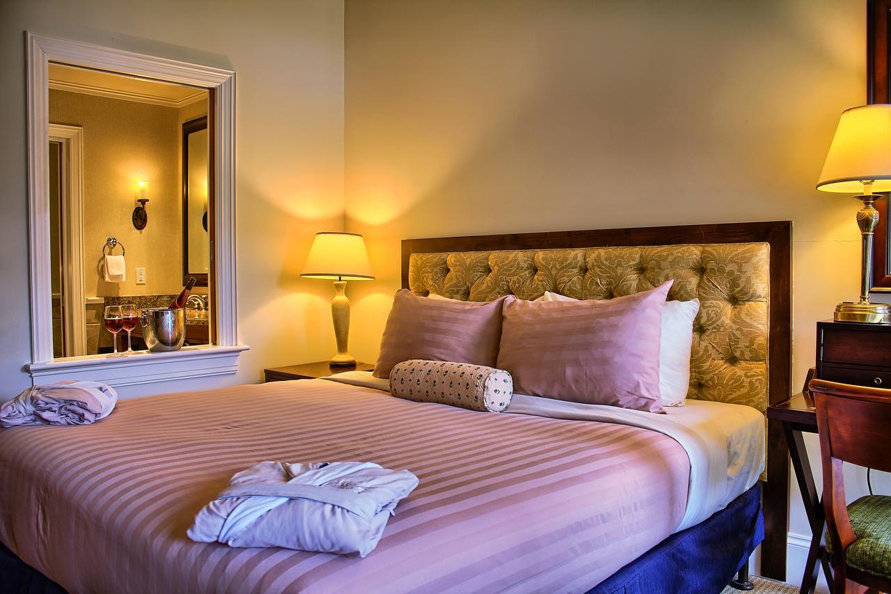 Poets Cove Resort & Spa Bedwell Harbour Екстериор снимка