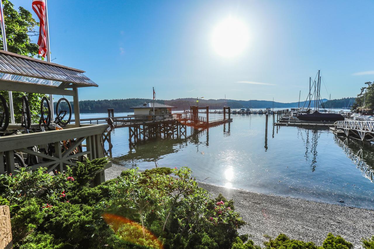 Poets Cove Resort & Spa Bedwell Harbour Екстериор снимка