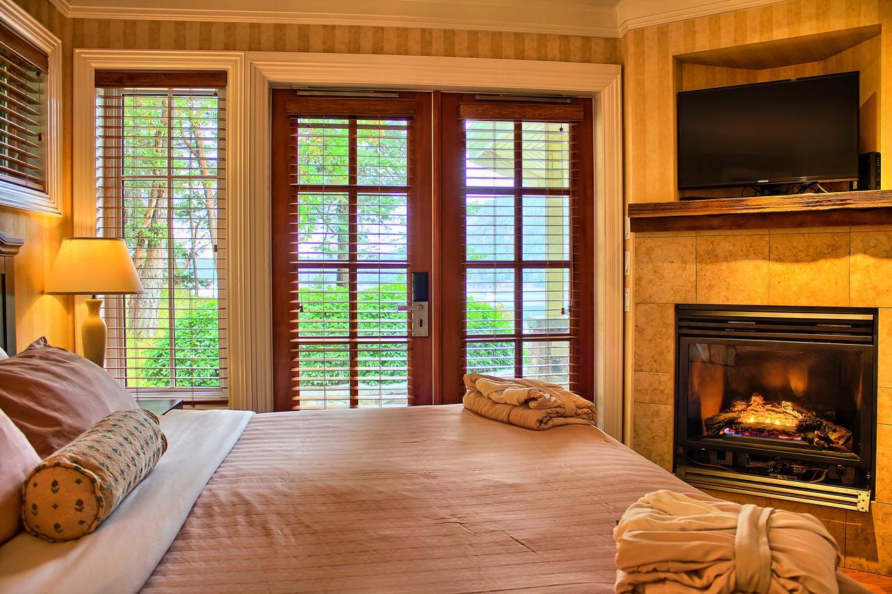 Poets Cove Resort & Spa Bedwell Harbour Екстериор снимка