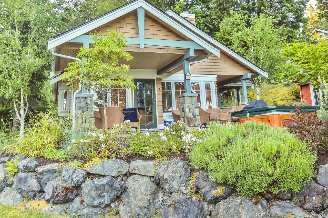 Poets Cove Resort & Spa Bedwell Harbour Екстериор снимка