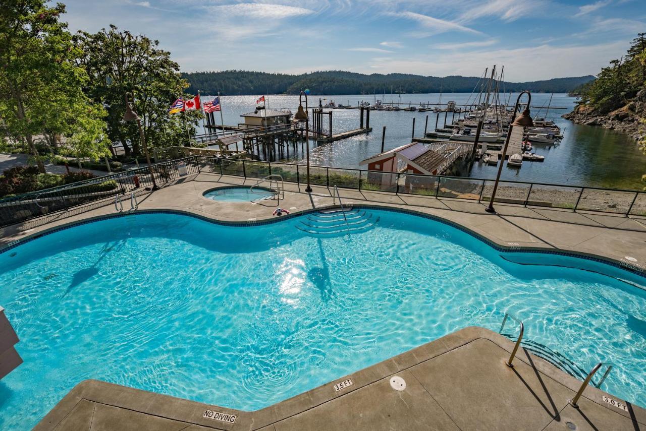 Poets Cove Resort & Spa Bedwell Harbour Екстериор снимка